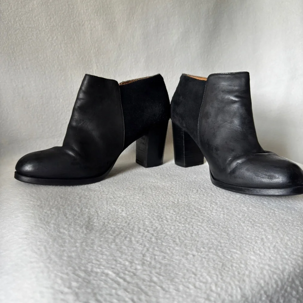 Sperry Size 9 Women's Leather Black Zippered Ankle Boots